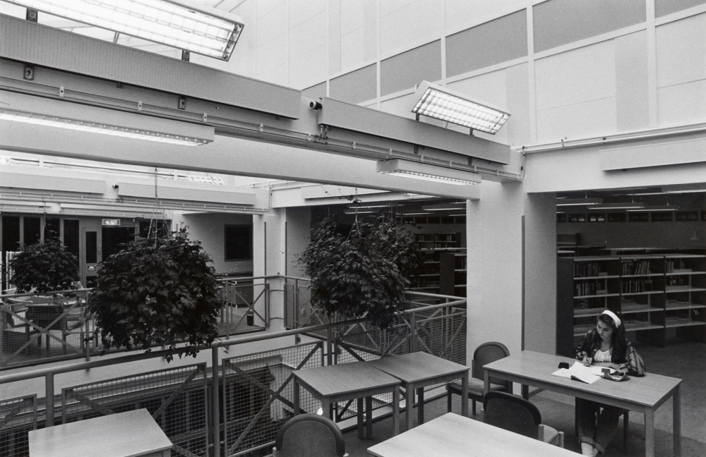 Vallentuna gymnasium.  Biblioteket