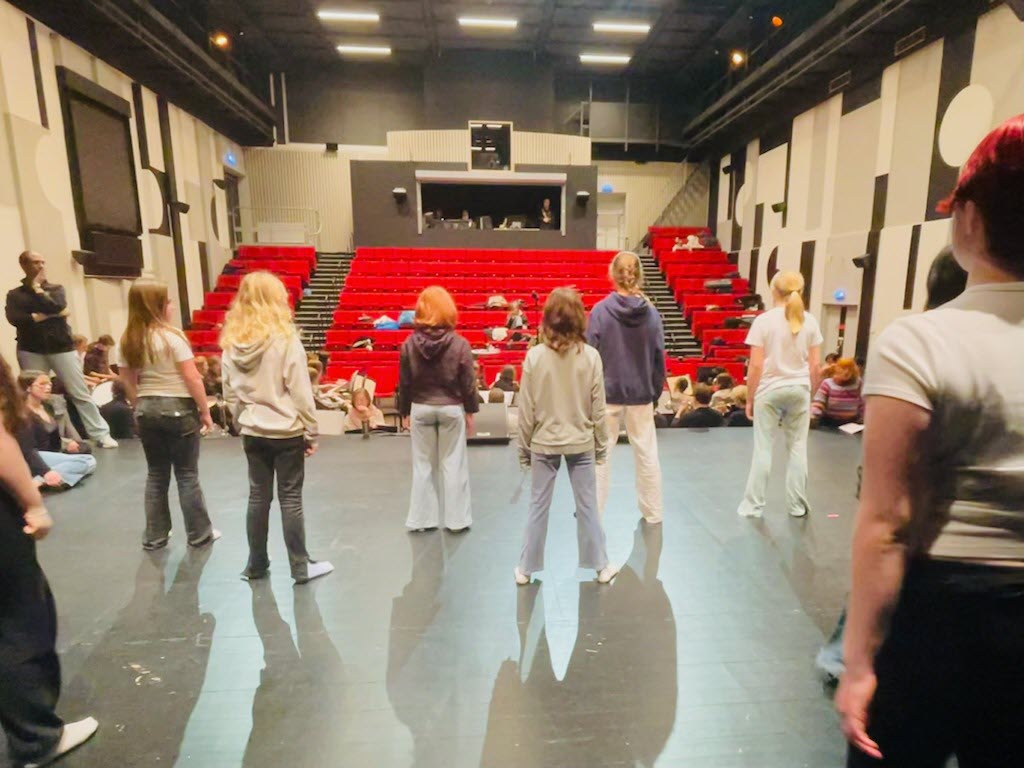 Utblick från scenen på Tjuvarnas jul