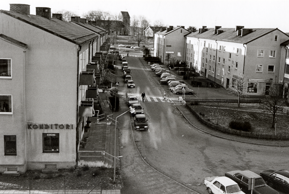 Utsikt  från  Tunahuset  mot  Centralvägen  I bakgrunden  Vallentuna kyrka