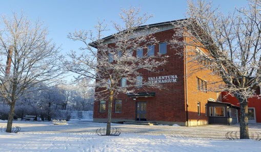 Vallentuna gymnasium i vinterskrud