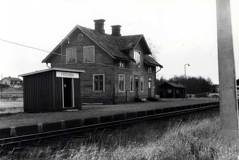 Frösunda järnvägsstation i förfall