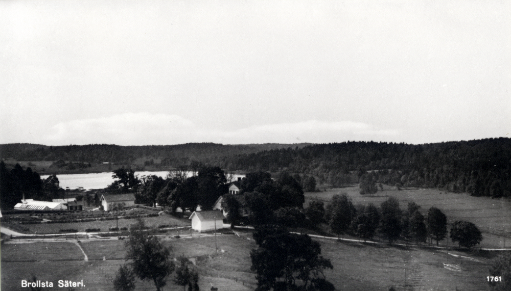 Brollsta säteri. Uppgift om fotoår saknas, men troligen första delen, mitten av 1900-talet.

