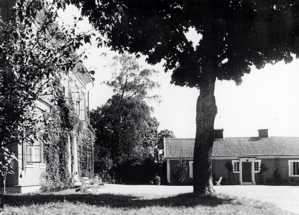 Bällsta gård med flygelbyggnad