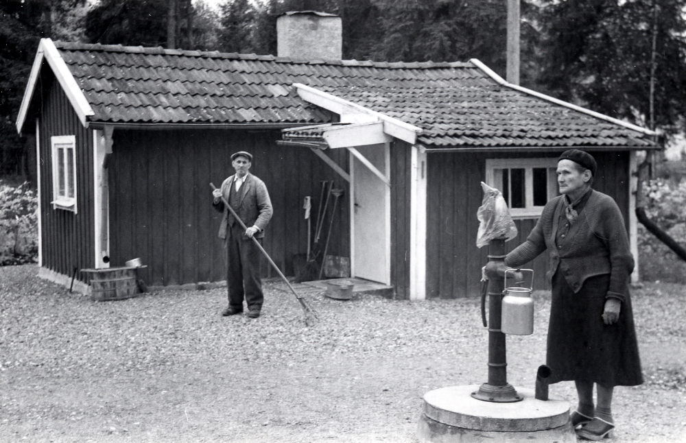 Ormsta 1:219 låg vid Lingsbergsvägen Här bodde Jakob Gunnar Andersson kallad Gotlänningen född 1898-10-10 död 1973-12-08, tillsammans med sin första hustru Alma Lilly Maria Andersson född Egertz 1886-01-10 och död 1964-06-16. Paret gifte sig 1931-04-18. Gotlänningen var handelsresande i korta varor