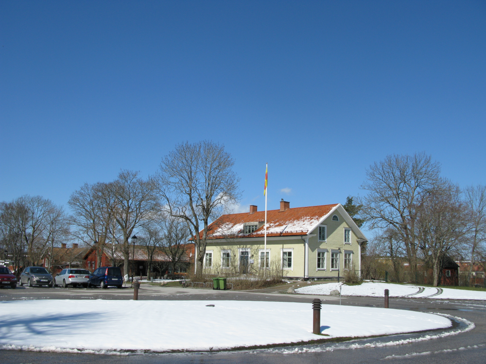 Klockargården vid Vallentuna kyrka i april 2012