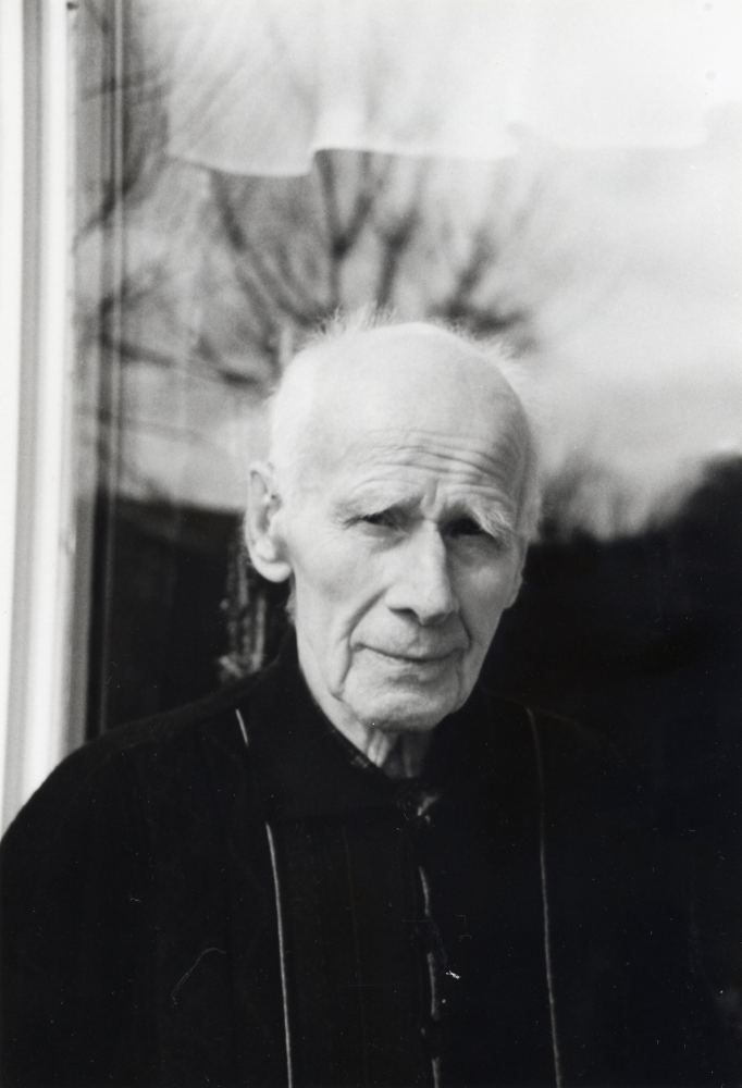 Nils Alstermark, legendarisk idrottsledare i Brottby SK på 80-årsdagen 27 oktober 1998.  Nils är en grundarna till Brottby SK, medlem nummer ett och klubbens ordförande i 20 år.  1998 är han äldste medlemmen i nystartade Föreningen Brottby Gamla Idrottsvänner