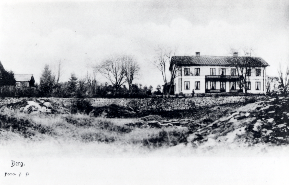Bergs gård ägdes bl a av O E Mattsson. Ägare på 1980-talet är Göte Österberg