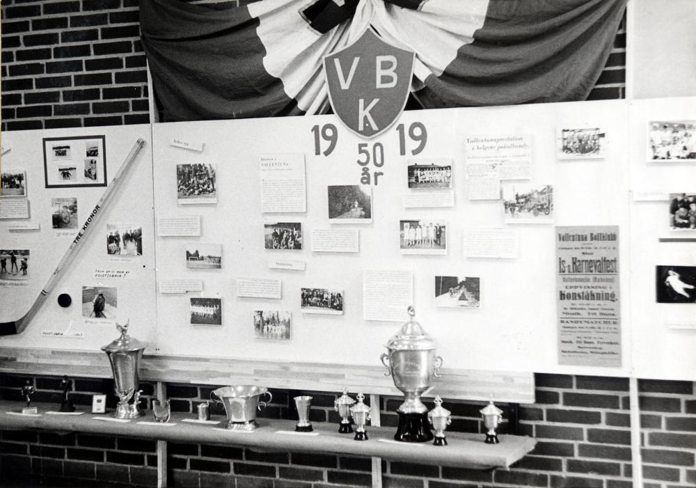 Vallentuna bollklubb   VBK  visar en utställning i  Ekekbygården  i samband med föreningens  50-årsjublieum