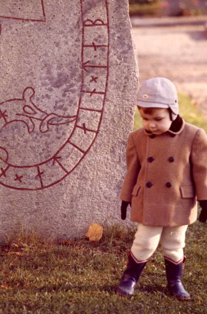 Tomas Kullberg vid Jarlabankes sten