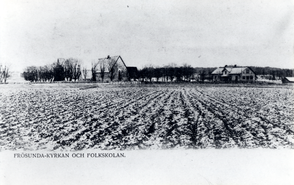 Frösunda kyrka och Frösunda skola omkring år 1900 - före skolträdgården tid