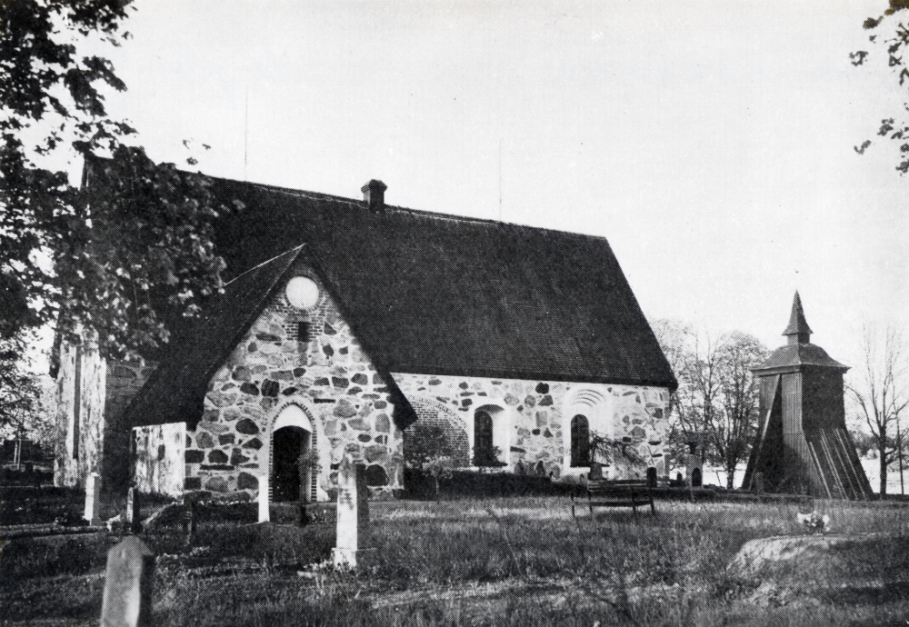 Frösunda kyrka byggd 1216      Ingår i sockenkyrkorna i Vallentunabilder