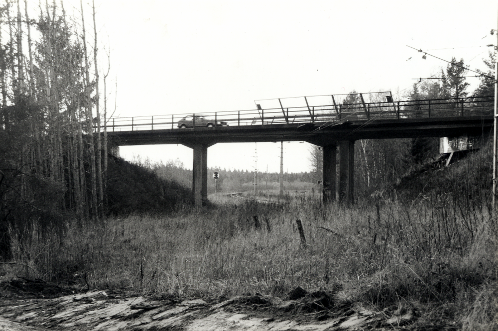Bron över järnvägen vid Veda i Vallentuna