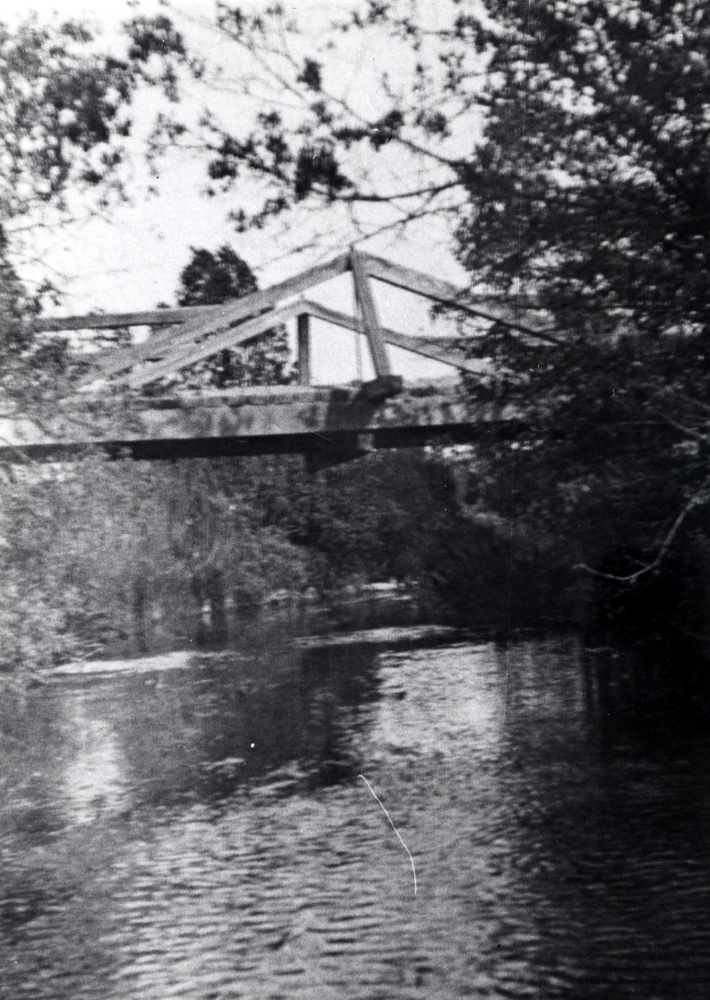 Åbron vid Lilla Benhamra revs 1943 eller 1944.

Uppgift om fotoår saknas.
