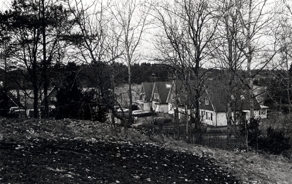 Kedjehus längst norrut på Ljungvägen i Snapptuna