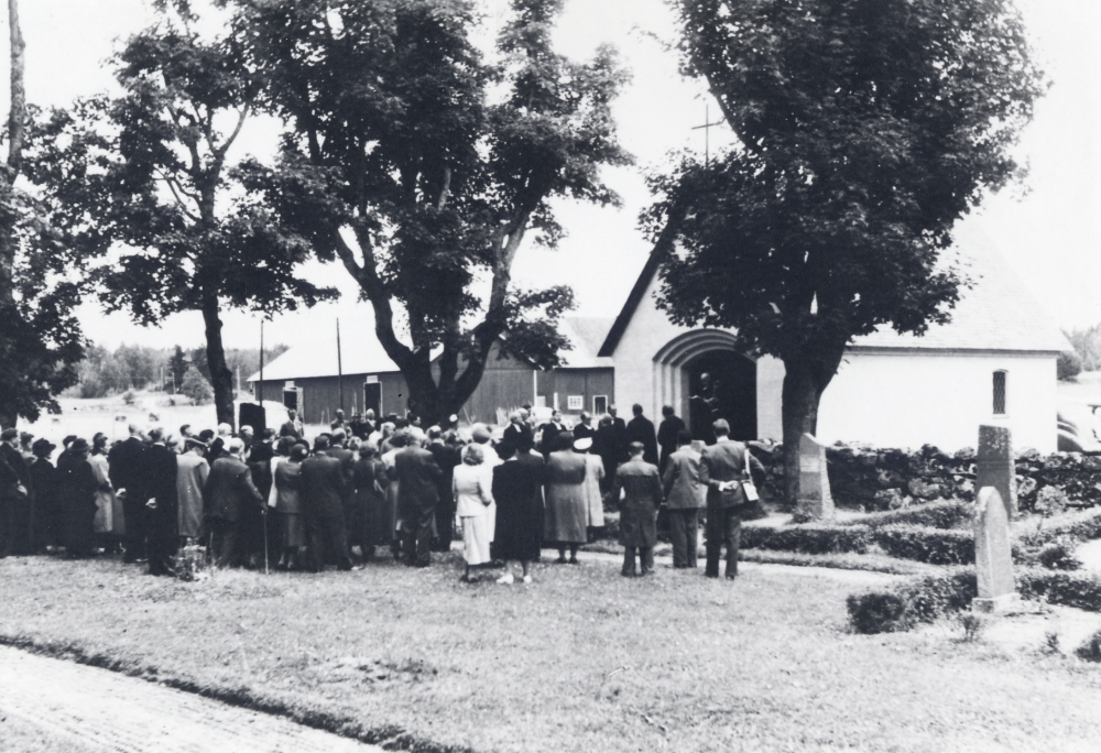 Invigningen av Frösunda gravkapell, skänkt till församlingen av Edvard Thorell, Stolp -Ekeby