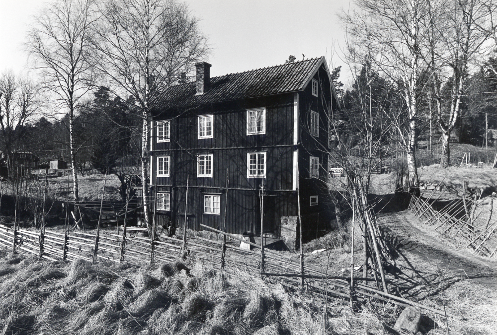 Olhamra kvarn  21 april 1980 kl 9.30 från öster