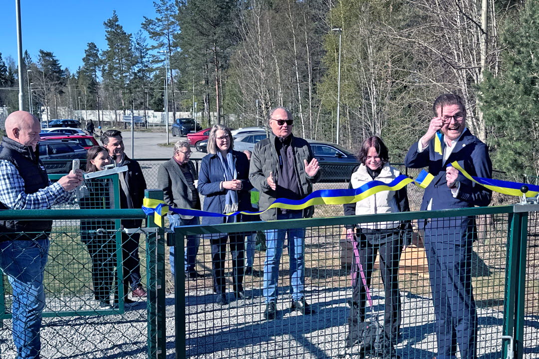 Vallentunas KSO Johan Skog inviger hundlekplats