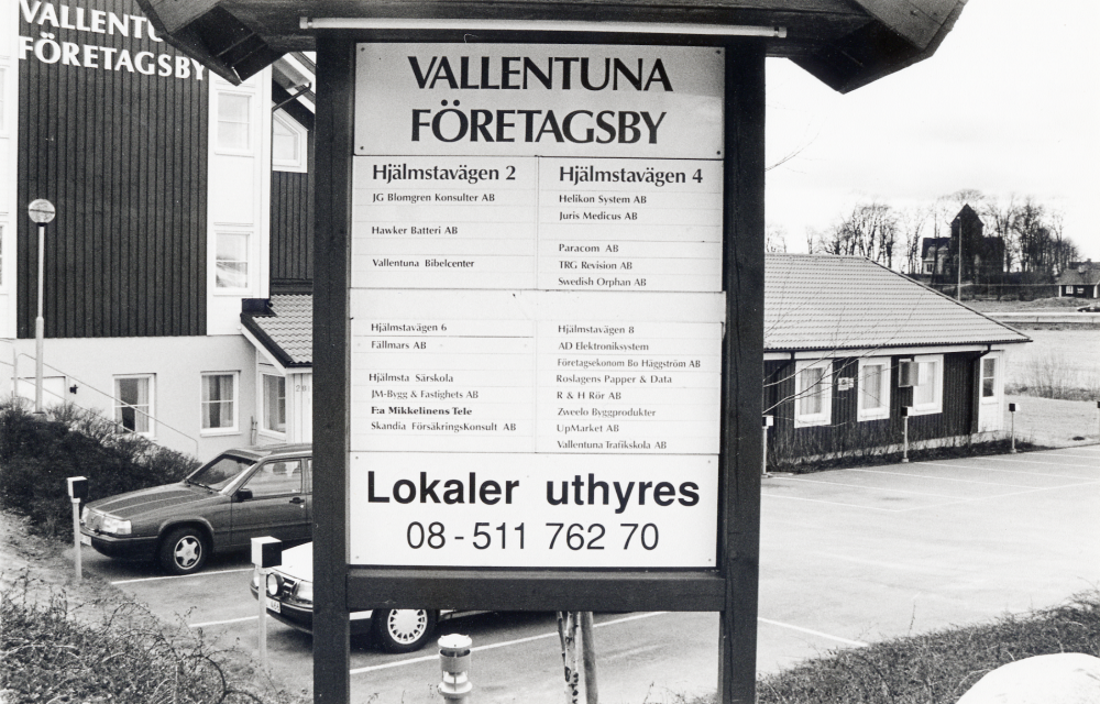 Informationstavla vid Vallentuna företagsby