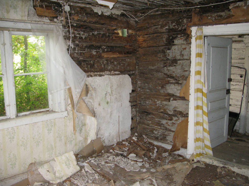 Interiörbild från komministerbostaden på Björkby gård. Huset byggdes på 1700-talet men har byggts om ett antal gånger sedan dess.