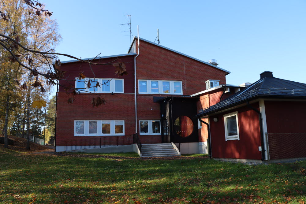 Karby KUBen:s entré i Karbyskolan. 