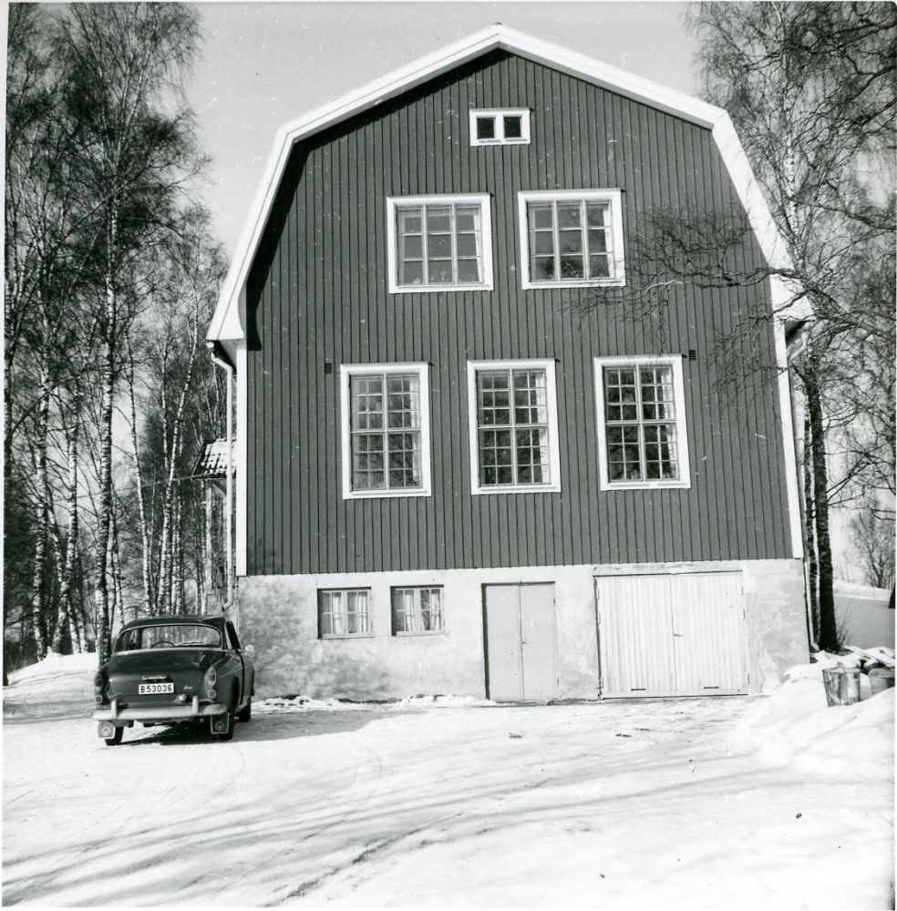 Åvasta skola i Frösunda. Okänt år men troligen på 1960-talet.