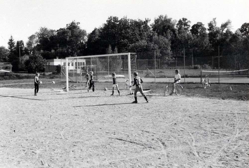 Bällsta Knotts spelar fotboll i kommunturneringen på Bällstaplan mot Markim-Orkesta