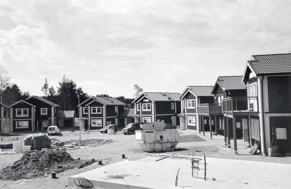 Nybyggt bostadsområde i Bällstalund, Vallentuna.  Husen har adress Fritzbergsvägen efter en nu riven rättarbostad som hörde till Bällsta gård