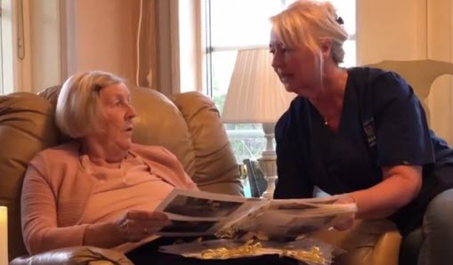 senior med vårdpersonal