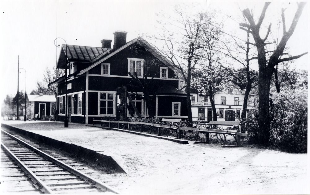 Rö järnvägsstation