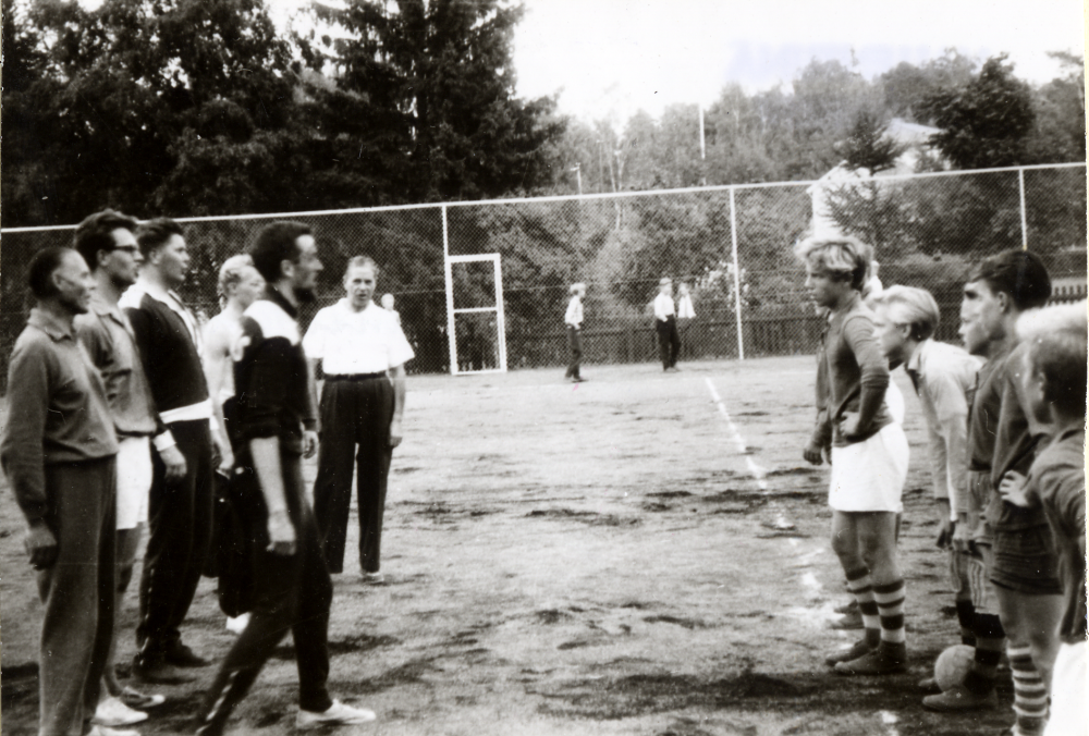 Hjälmsta idrottsplats  vid invigningen