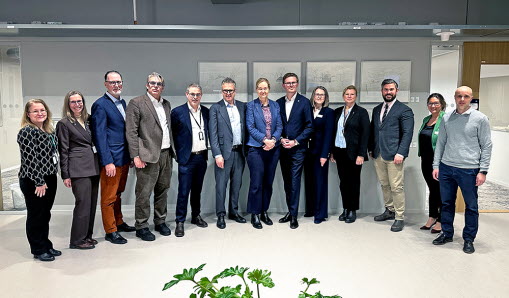 Kommunledningskontoret tillsammans med Stockholms landshövding Cecilia Skingsley.