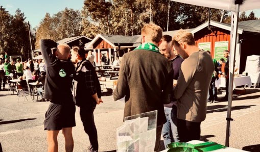 Dialog framför Vallentuna kommun montern på Brottbymässan 2025.