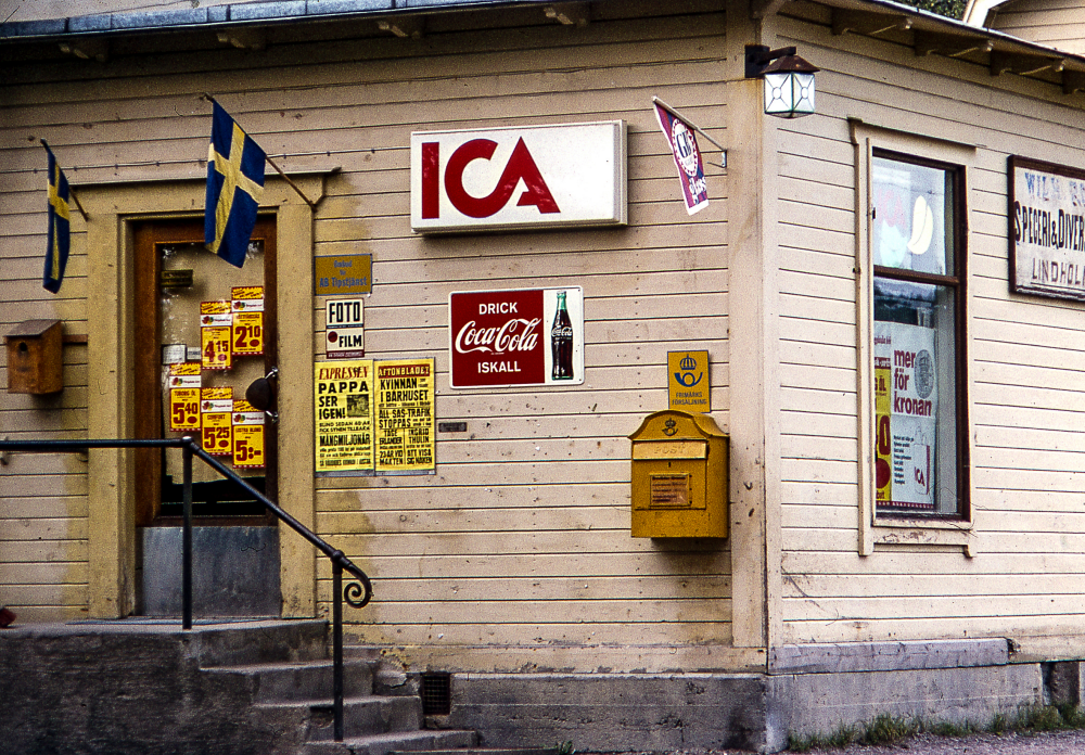 Ica-butiken vid Lindholmen.
Bildserie: Vallentuna på 1960-talet.