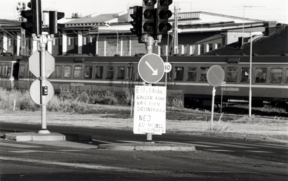 EU-omröstningen 1994.  Nej-plakat på Banvägen vid Vallentuna centrum