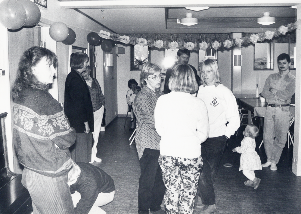 Daghemmet Barnabas invigs i Pingstkyrkan