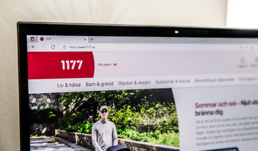 Bild på dator som är inne på vårdguiden 1177 startsida.