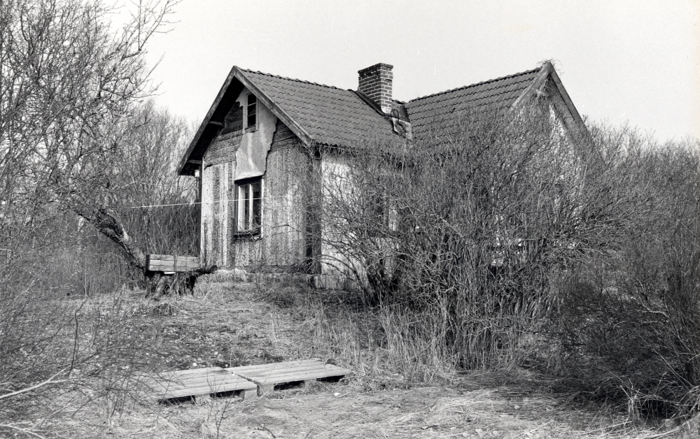 Torp under Molnby vid Molnbyvägen mitt emot Rosenberg