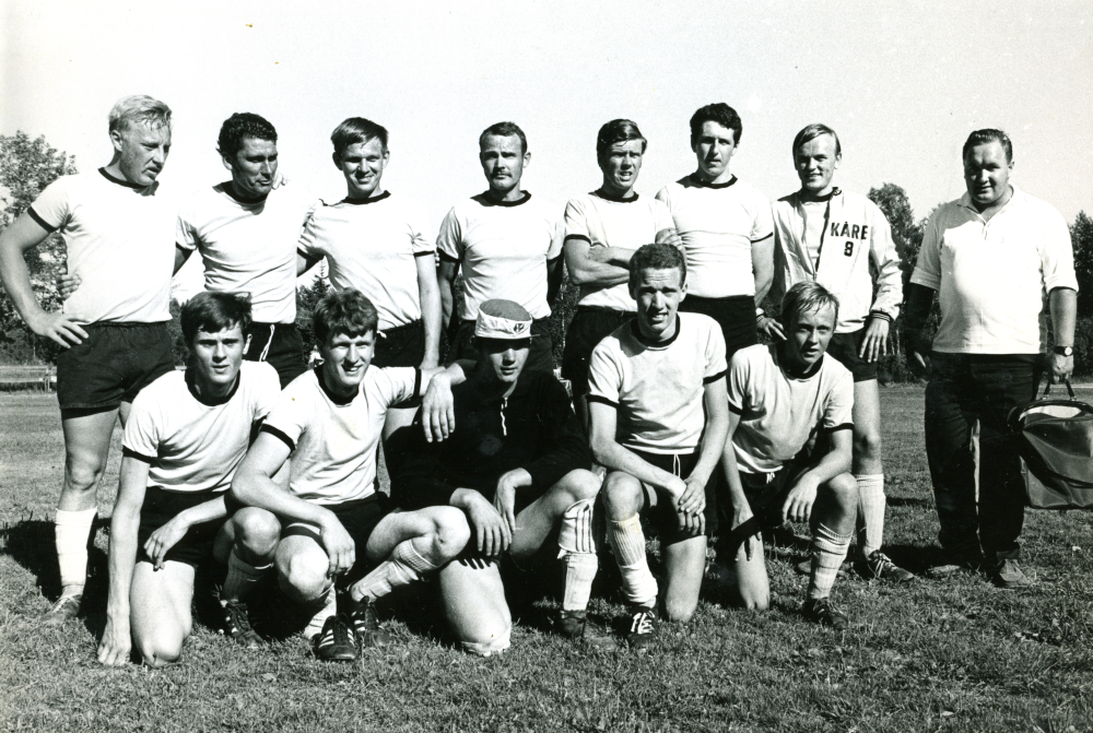 Stående från vänster: Jack Åhman, Arild Doverheim, Clarence Söderström, Sven Karlsson, Roland Eriksson, Kurt Andersson, Tommy Eriksson, lagledare och tränare Olavi Ukkonen. 
Sittande från vänster: Conny Hedlund, Leif Eriksson, Krister Kraft, Kjell Olsson, Freddie Johansson.
GoIF Kåre slog BK Vargarna med 1-0. Målet gjordes av Sven Karlsson efter framspel från Roland Eriksson.