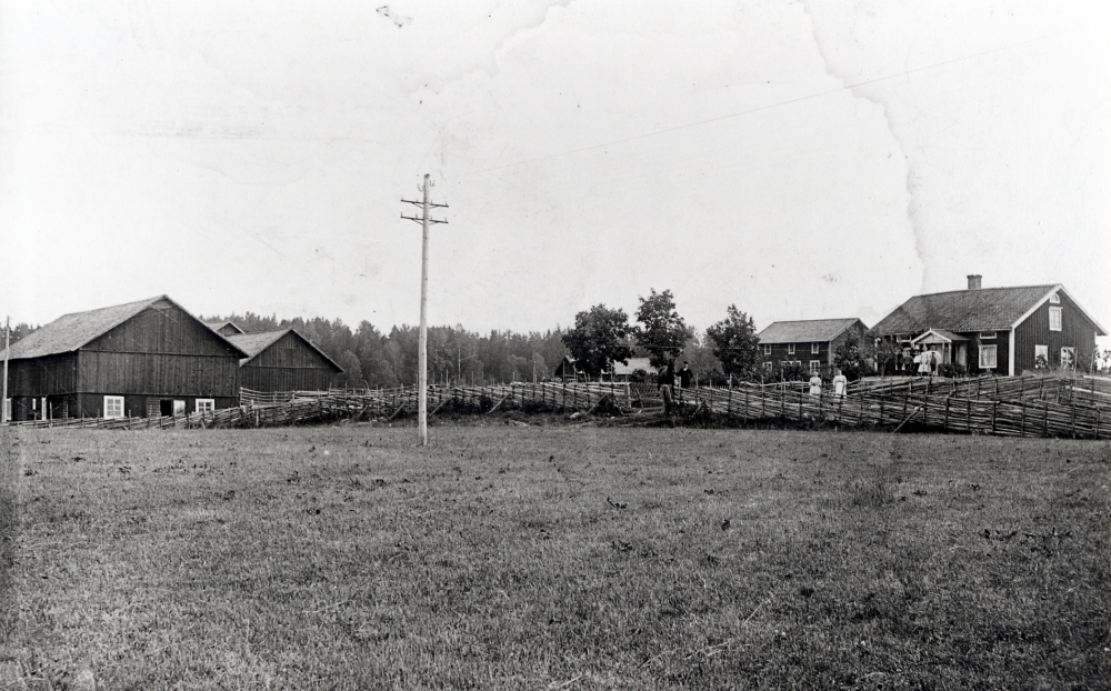 Söderhall  i Kårsta.

Uppgift om fotoår saknas.