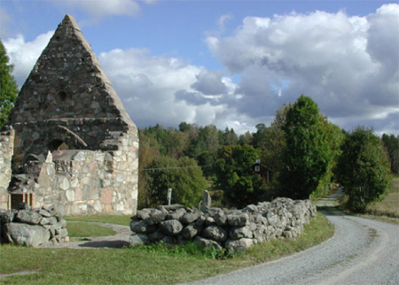 Össeby kyrkoruin