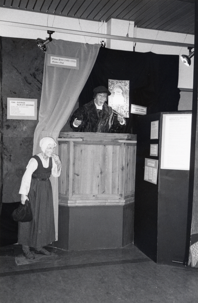 Gustav Vasa – personen och statsmannen.  En utställning i Vallentuna- salen 26 augusti till 5 oktober 1996.  Utställningen visades först i Orkesta hembygdsgård i samband med jubileumsfirandet "Gustav Vasa 500 år " i maj 1996.   Utställningen är sammanställd av Eva Rahmqvist i samarbete med  medlemmar i "Gustav Vasa 500 år"  och i Orkesta hembygds- förening.  I talarstolen står Olaus Petri "Mäster Olof" som levde 1493–1552