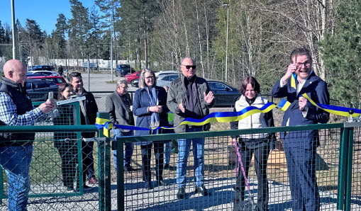 Vallentunas KSO Johan Skog inviger hundlekplats