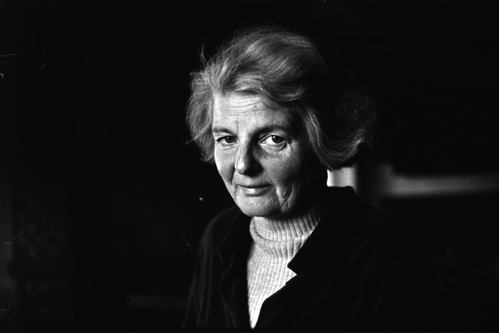 Barbro Eketorp, Stora Benhamra.
•Fotografiet ingår i bildserien ”Vardagsliv i Vallentuna kommun” av Rachael Gough-Azmier & Gunilla Blomé, Haga Studios HB.
