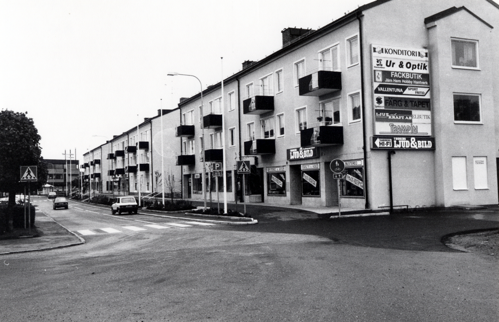 Centralvägen i Vallentuna centrum, Vallentunas äldsta affärsgata