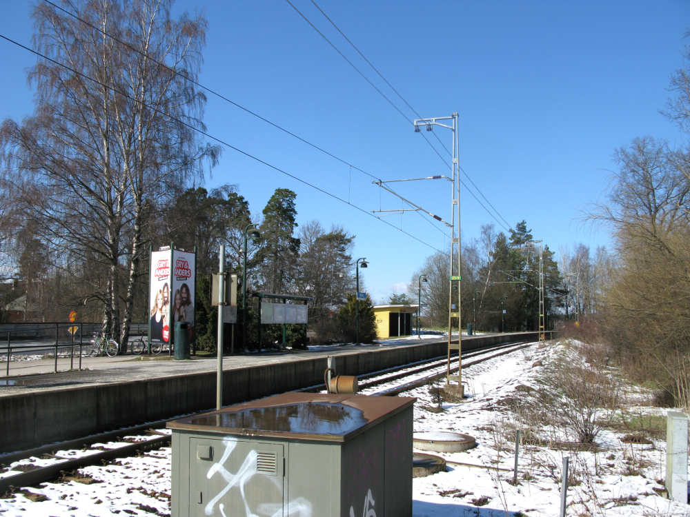 Järnvägshållplatsen vid Bällsta.