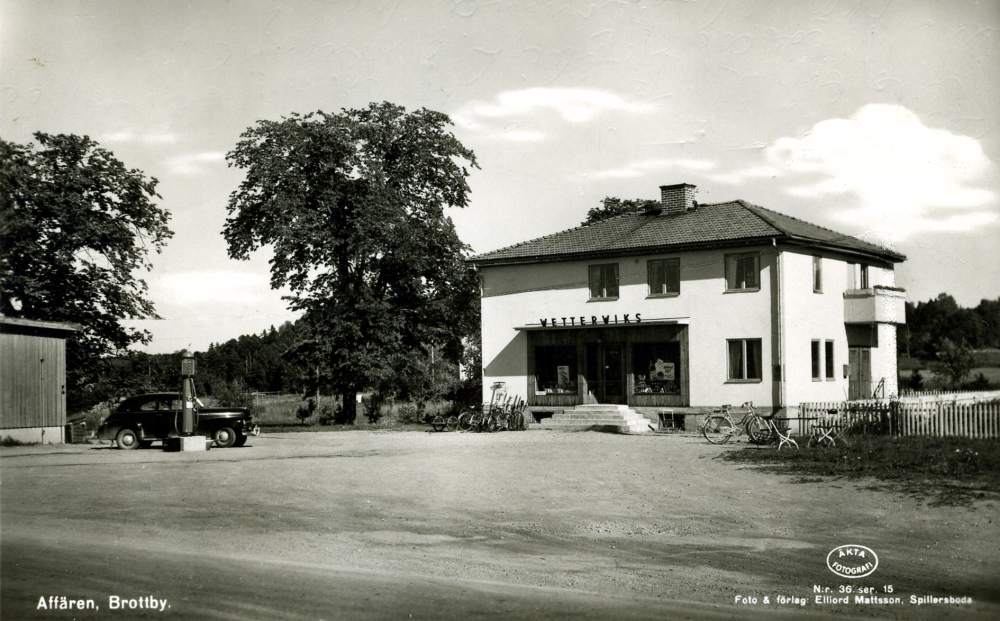 Wetterviks affär vid Brottby torg.  Kopia av vykort poststämplat 1950