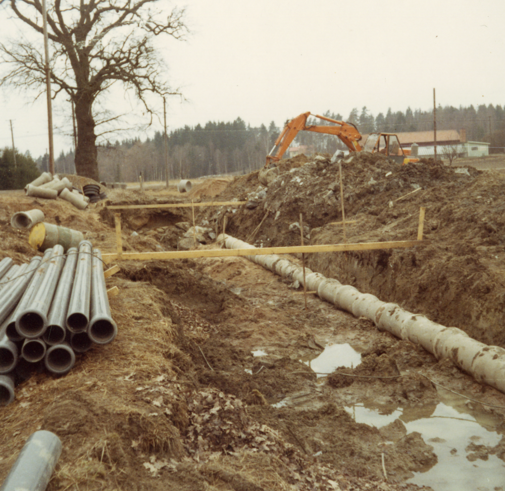 Schaktning för vatten- och avloppsledningar till Gustav Vasaskolan i Lindholmen