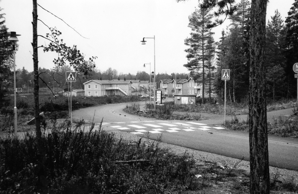 Nya husområden  byggs på Fritzbergsvägen  i Bällstalund.  Vägen har fått sitt namn efter en rättarbostad till Bällsta med namnet Fritzberg invid dåvarande Bällstalundsvägen.  Under 2000-talet har byggnationen av villor, rad- och kedjehus samt flerfamiljshus varit mycket stor i Kragstalund, Bällstalund, Bällstaberg och norra Byle