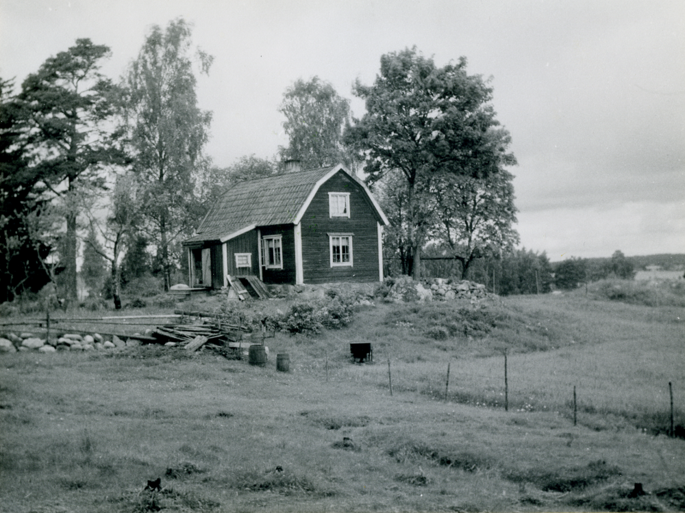 Nydal var under några år i början av 1900-talet bostad åt familjen Holm. Här bodde Viktor och Emma med sönerna Birger, Herbert och Evert. Familjens yngsta son Gerhard föddes 1918. Viktor och Emma bodde kvar med de två yngsta barnen till 1922.