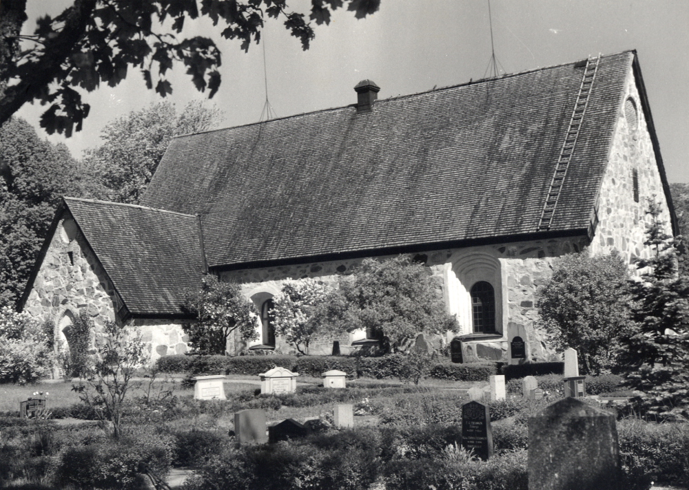 Frösunda kyrka. 

Uppgift om fotoår saknas, men troligen första delen av 1900-talet.